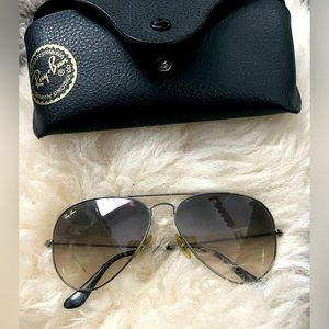Ray Ban Grey Gradient Aviator Sunglasses